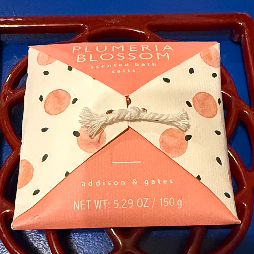 Addison & Gates Plumeria Blossom Bath Salts 5.29 oz 150g NIB Scented Spa Soak